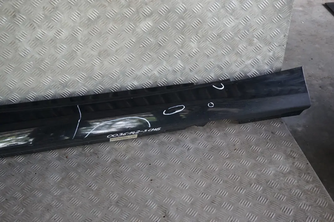 BMW E81 E82 Nakładka próg prawy schwarz II 668 - SKU 0036142-SCH6 - Numer Części 0036142