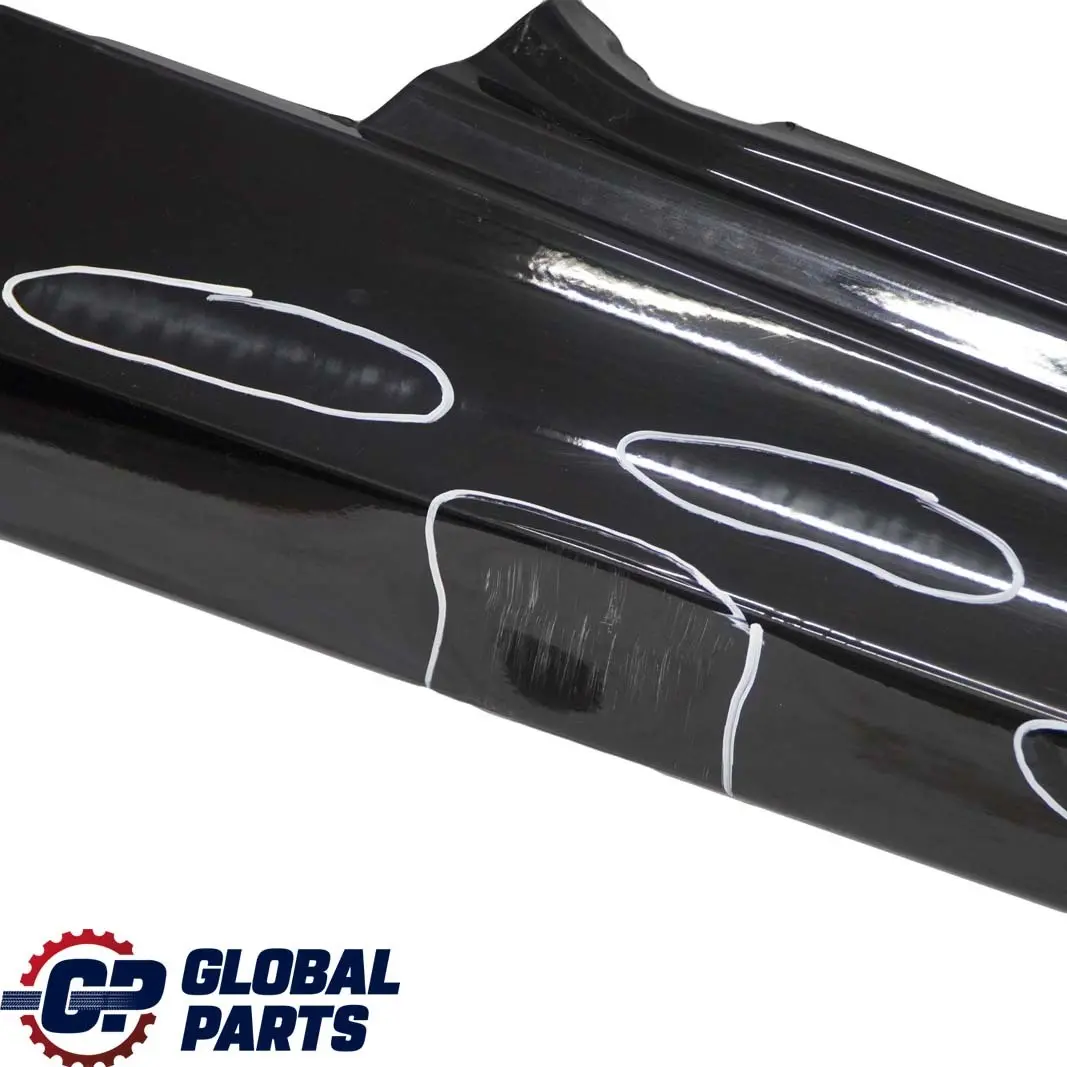Sill Strip Side Skirt Right Schwarz Black - 668 per BMW E81 E82 E88 con numero di parte 0036142 BMW E81 E82 E88 Sill Strip Side Skirt Right Schwarz Black - 668 - SKU 0036142-SCH7 - Numero di parte 0036142
