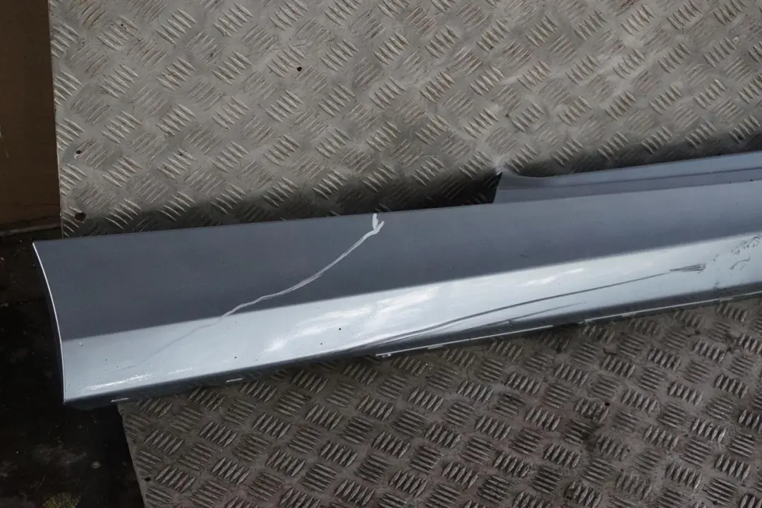 BMW E81 E82 E88 Bas de Porte Couverture Seuil Droite Bluewater Bleu - 896 - SKU 0036142-WB1 - Numéro de pièce 0036142