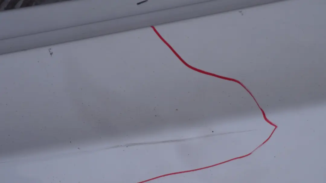 Faldón lateral izquierdo Alpinweiss White para BMW 2 E81 E82 E88 con número de pieza 0036143 BMW 2 E81 E82 E88 Faldón lateral izquierdo Alpinweiss White - SKU 0036143-AW2 - Número de pieza 0036143