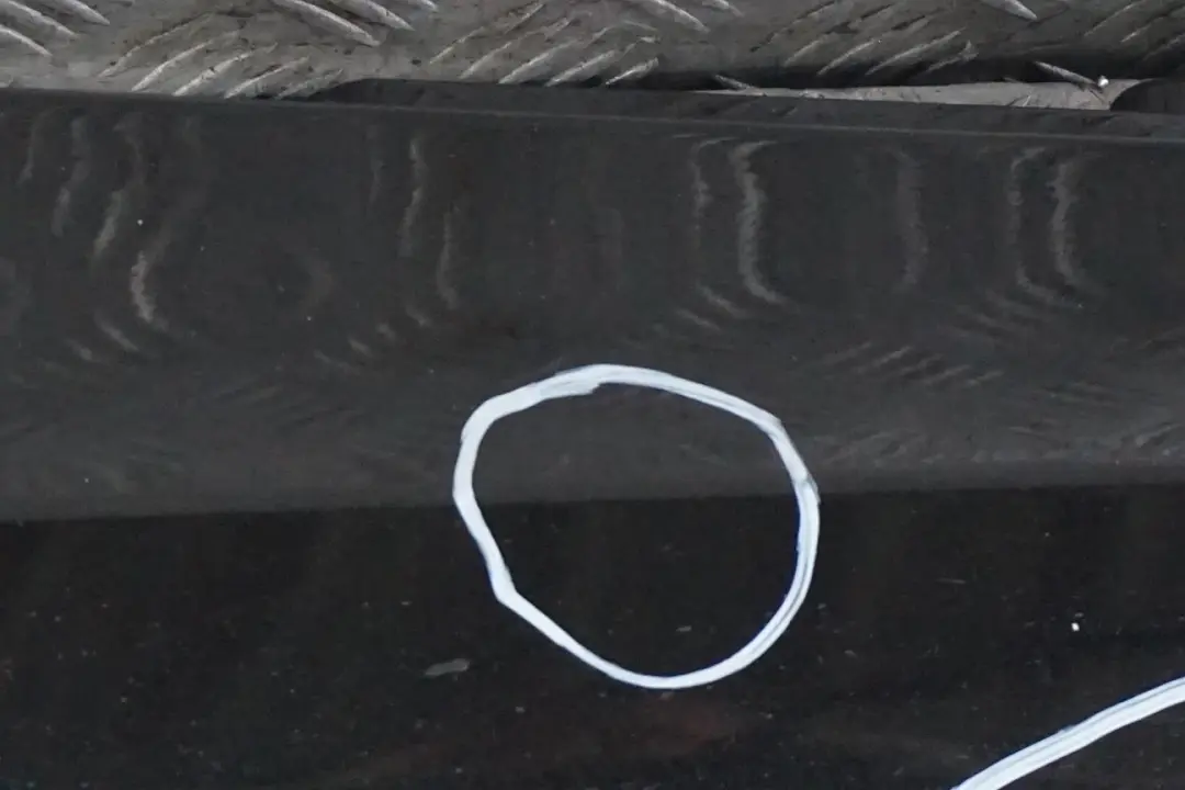 Nakładka próg lewy black saphire do BMW 1 E81 E82 o numerze 0036143 BMW 1 E81 E82 Nakładka próg lewy black saphire - SKU 0036143-BS2 - Numer Części 0036143