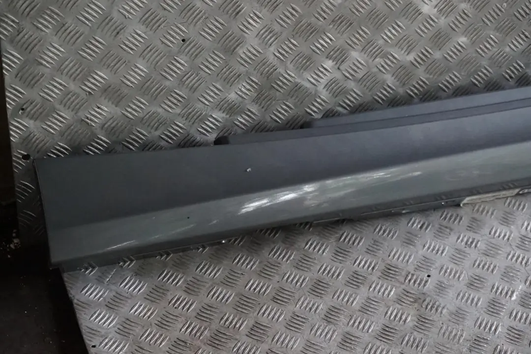 BMW E81 E82 E88 Listello Portiera Apertura Gonna SX Grigio Space Grigio - A52 - SKU 0036143-SCG - Numero di parte 0036143