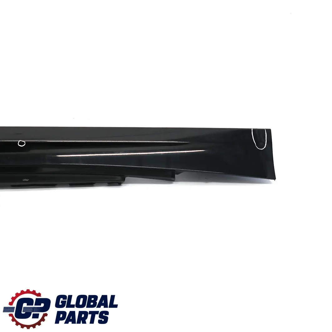 BMW E81 E82 E88 Bas de Porte Couverture Seuil Gauche de Coloris Noir - SKU 0036143-SCH - Numéro de pièce 0036143