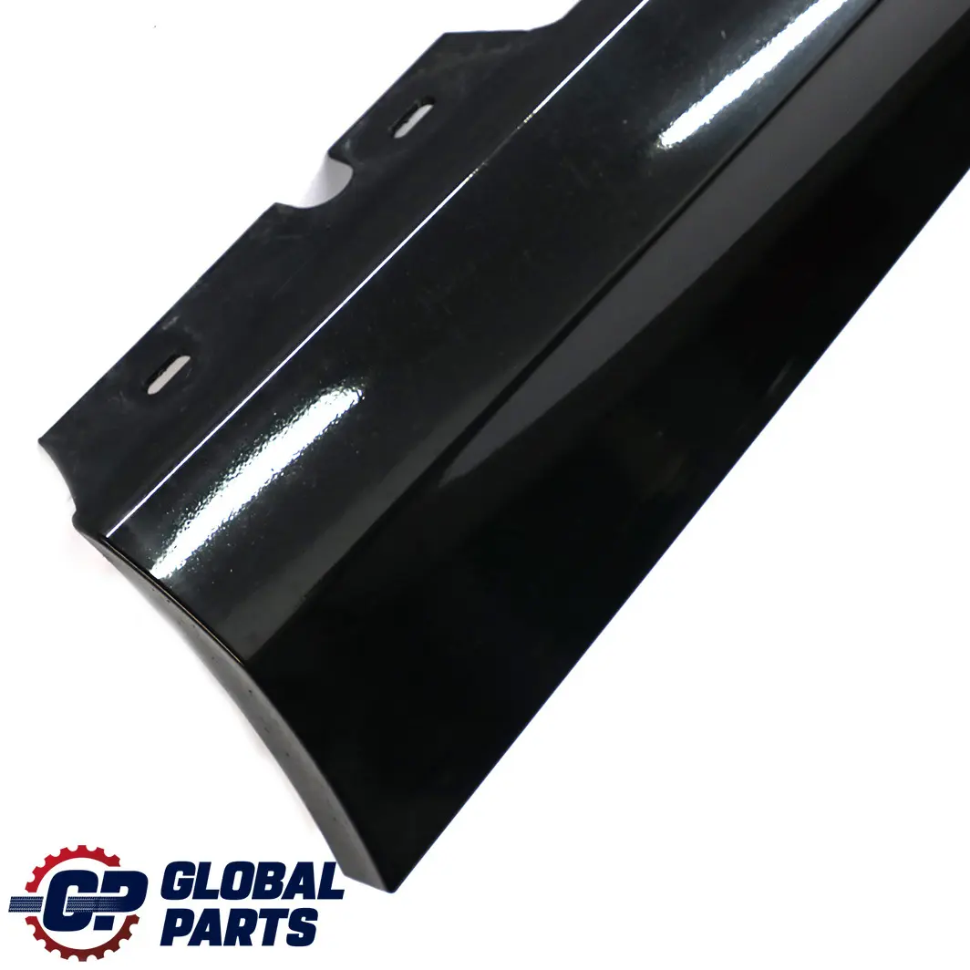 BMW E81 E82 E88 Bas de Porte Couverture Seuil Gauche de Coloris Noir - SKU 0036143-SCH - Numéro de pièce 0036143