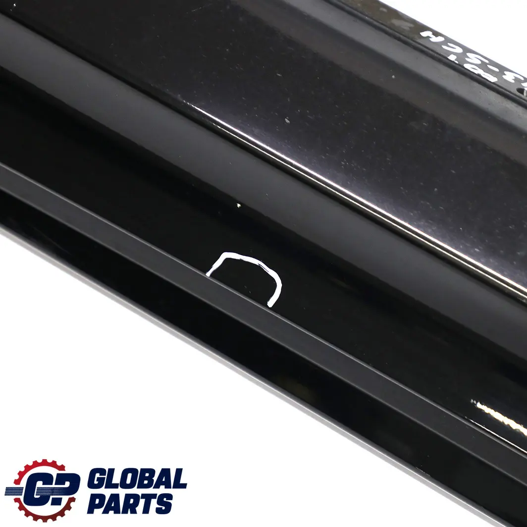 BMW E81 E82 E88 Bas de Porte Couverture Seuil Gauche de Coloris Noir - SKU 0036143-SCH - Numéro de pièce 0036143