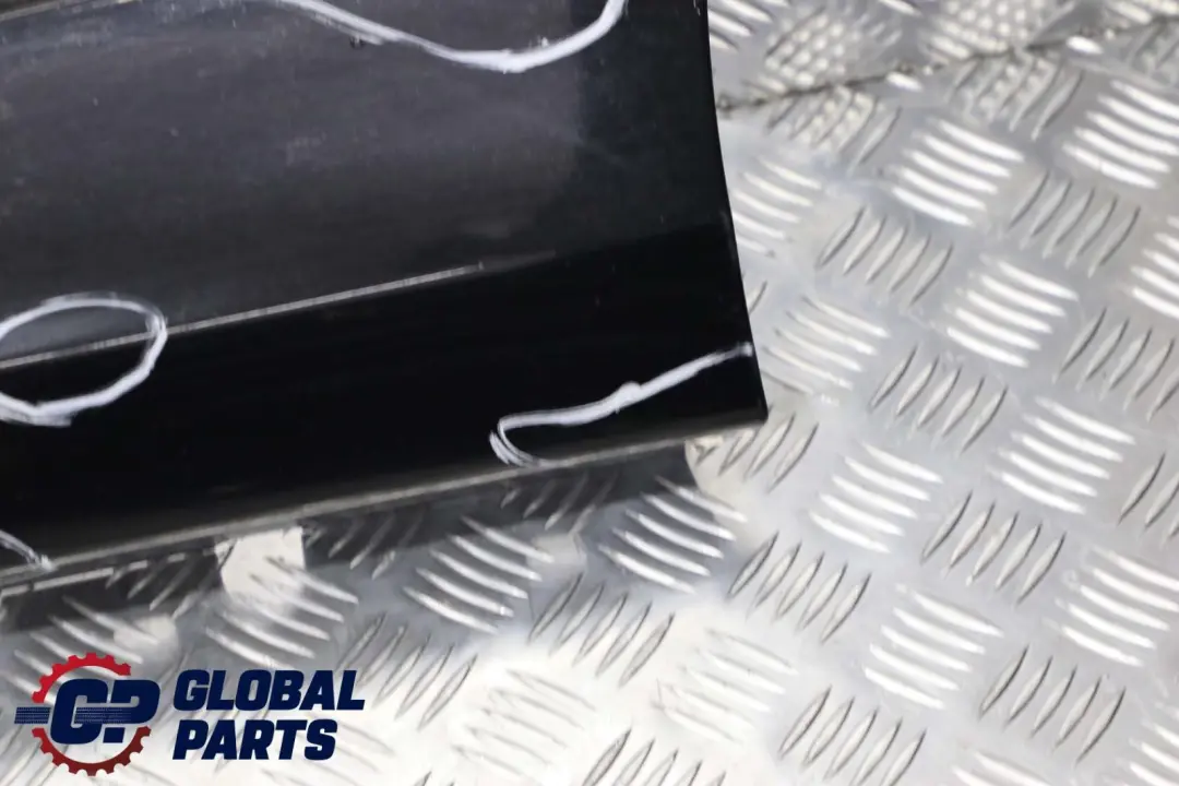 BMW E81 E82 E88 Bas de Porte Couverture Seuil Gauche de Coloris Noir - SKU 0036143-SCH4 - Numéro de pièce 51770036143