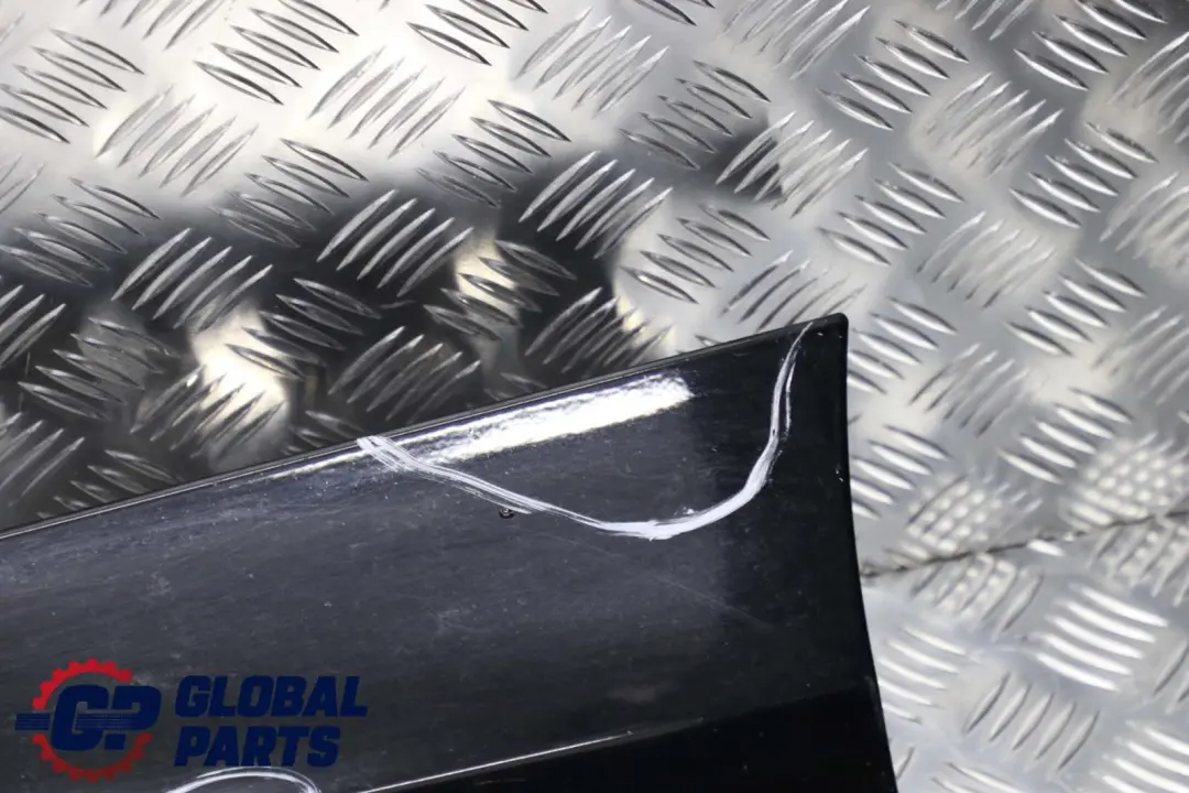 BMW E81 E82 E88 Bas de Porte Couverture Seuil Gauche de Coloris Noir - SKU 0036143-SCH4 - Numéro de pièce 51770036143