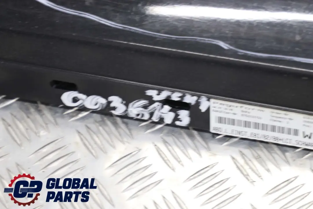BMW E81 E82 E88 Bas de Porte Couverture Seuil Gauche de Coloris Noir - SKU 0036143-SCH4 - Numéro de pièce 51770036143