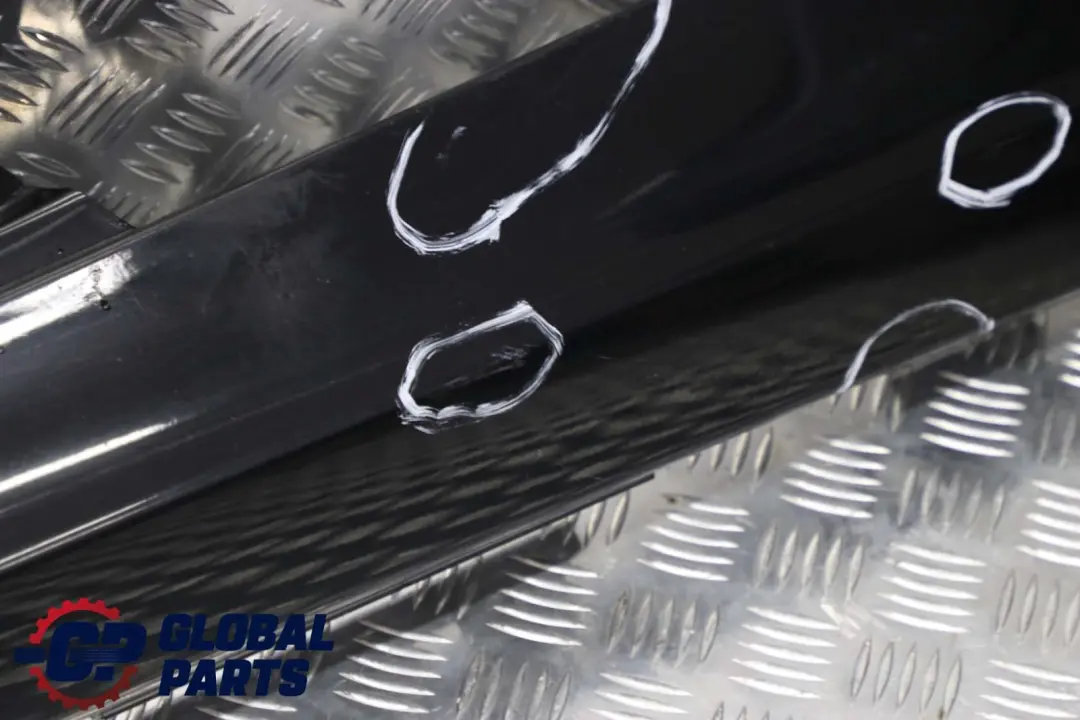 BMW E81 E82 E88 Listón de umbral faldón lateral izquierdo Schwarz 2 Negro - SKU 0036143-SCH4 - Número de pieza 51770036143