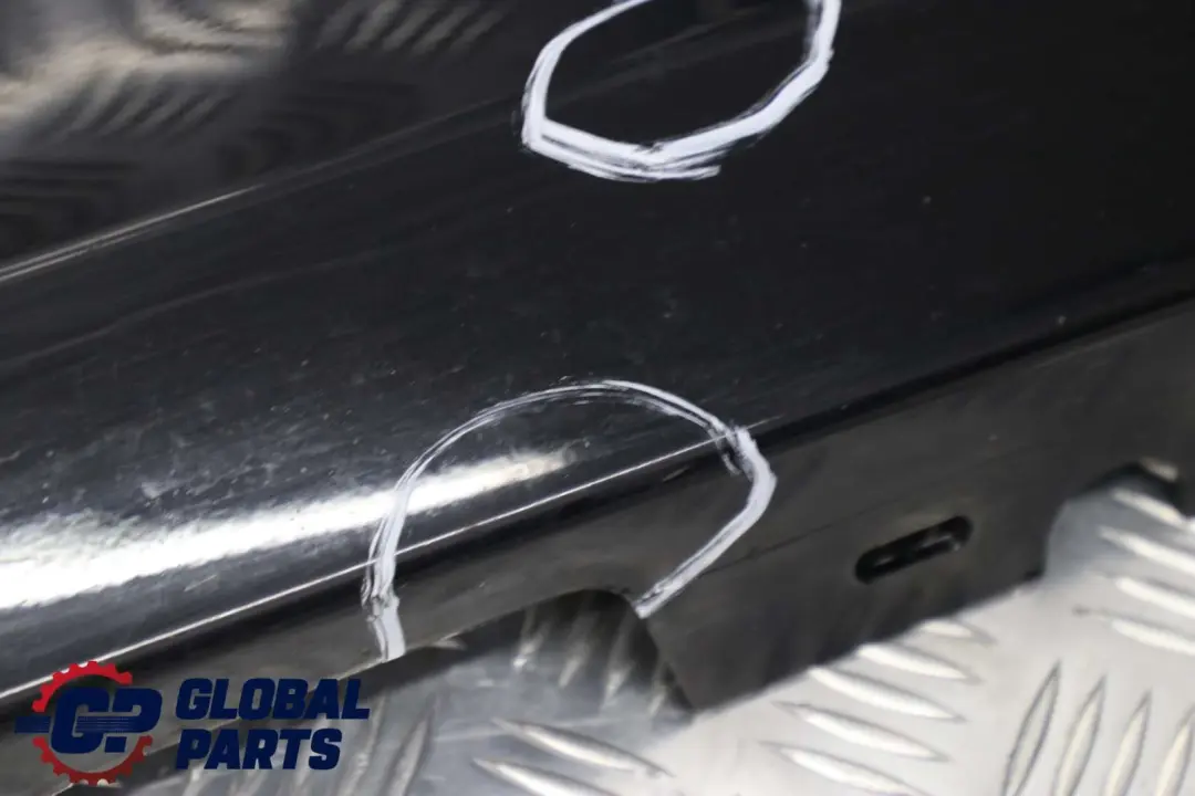 BMW E81 E82 E88 Bas de Porte Couverture Seuil Gauche de Coloris Noir - SKU 0036143-SCH4 - Numéro de pièce 51770036143