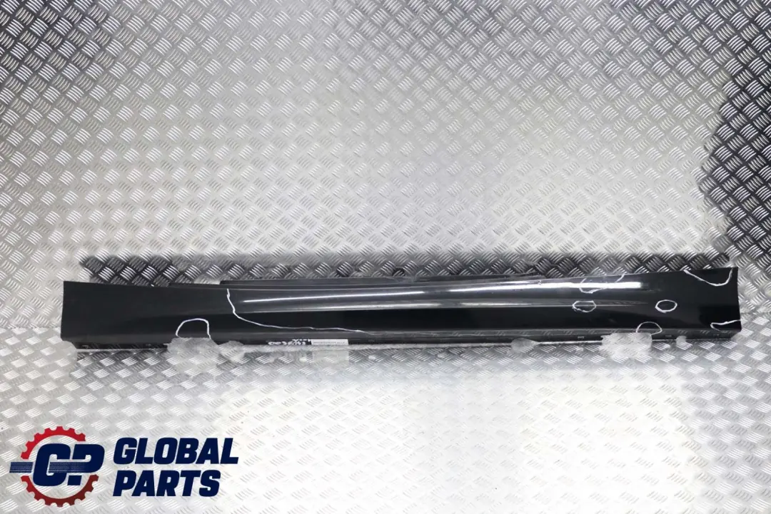 BMW E81 E82 E88 Listón de umbral faldón lateral izquierdo Schwarz 2 Negro - SKU 0036143-SCH4 - Número de pieza 51770036143