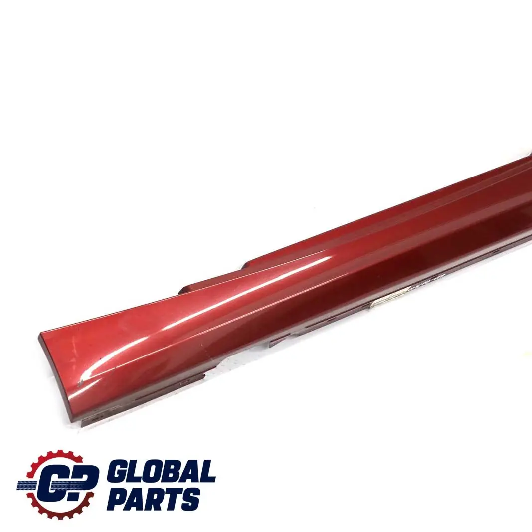 Faldon Inzquierdo Vermilionrot Rojo metalizado A82 para BMW E81 E82 con número de pieza 0036143 BMW E81 E82 Faldon Inzquierdo Vermilionrot Rojo metalizado A82 - SKU 0036143-VER - Número de pieza 0036143