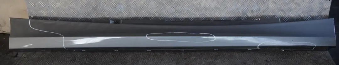 Sill Strip Faldon Lateral Derecho Spacegrau Gris Espacial para BMW E87 LCI 1 con número de pieza 0036144 BMW E87 LCI 1 Sill Strip Faldon Lateral Derecho Spacegrau Gris Espacial - SKU 0036144-SCG1 - Número de pieza 0036144