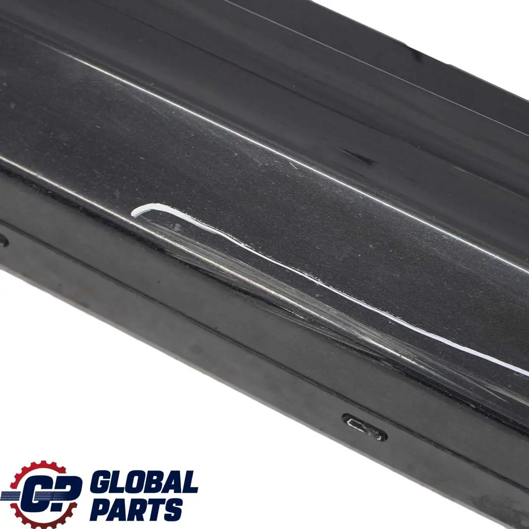 Bas de Porte Couverture Seuil A Gauche Noir Saphir - 475 pour BMW E87 LCI à propos du numéro de pièce 0036145 BMW E87 LCI Bas de Porte Couverture Seuil A Gauche Noir Saphir - 475 - SKU 0036145-BS11 - Numéro de pièce 0036145