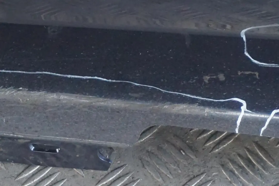 Schwellerleiste Blende Schweller Links Tiefseeblau Blau - A76 für BMW 1 E87 LCI mit Teilenummer 0036145 BMW 1 E87 LCI Schwellerleiste Blende Schweller Links Tiefseeblau Blau - A76 - SKU 0036145-DSB2 - Teilenummer 0036145