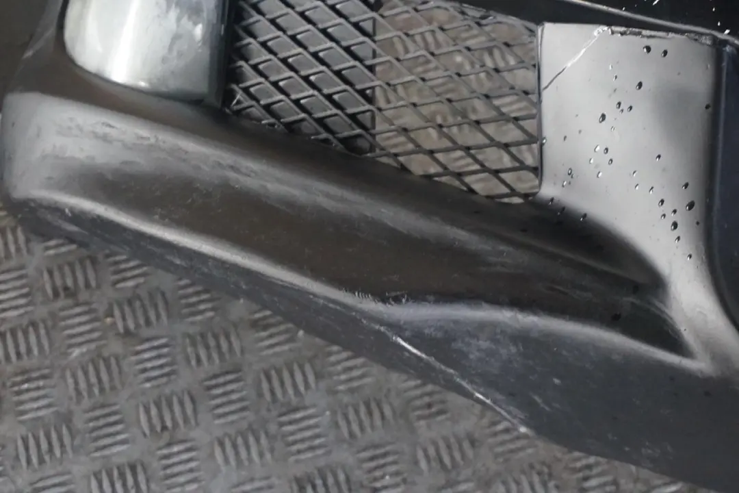 Aerokit Front Bumper Trim Panel Schwarz 2 Black - 668 to BMW 3 Series E92 E93 with Part number 0036264 BMW 3 Series E92 E93 Aerokit Front Bumper Trim Panel Schwarz 2 Black - 668 - SKU 0036264-SCH - Part number 0036264