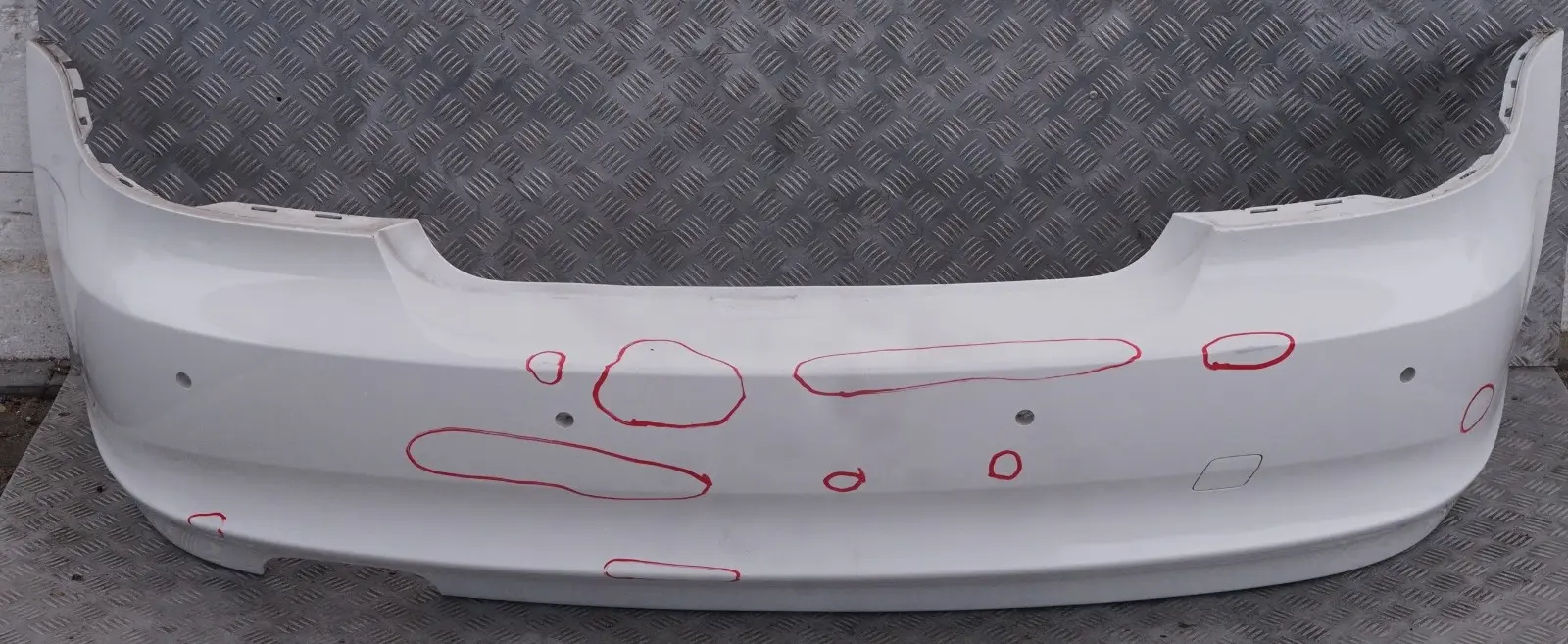 BMW 1 er 1 E82 E88 TVerkleidung Stossfänger Hinten Alpinweiss Alpine White