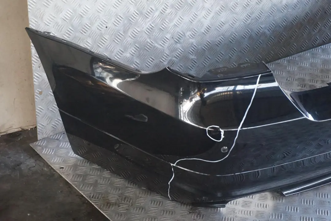 Zderzak tylny tył schwarz II do BMW 3 E90 LCI o numerze 0036875 BMW 3 E90 LCI Zderzak tylny tył schwarz II - SKU 0036875-SCH1 - Numer Części 0036875