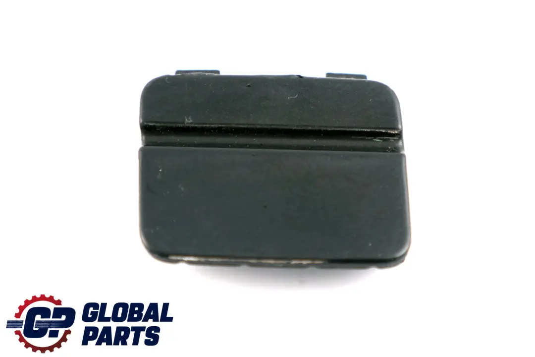 Flap Towing Eye Paraurti posteriore Nero Zaffiro 7202671 per BMW E90 LCI con numero di parte 0036878 BMW E90 LCI Flap Towing Eye Paraurti posteriore Nero Zaffiro 7202671 - SKU 0036878-BS - Numero di parte 0036878