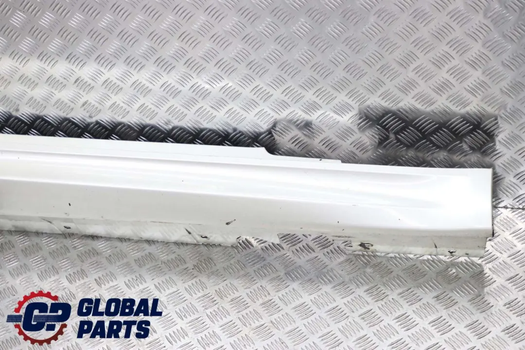 Listello Portiera Gonna Destra Bianco Oro per BMW E93 M3 Cabrio con numero di parte 0037012 BMW E93 M3 Cabrio Listello Portiera Gonna Destra Bianco Oro - SKU 0037012-WG - Numero di parte 0037012