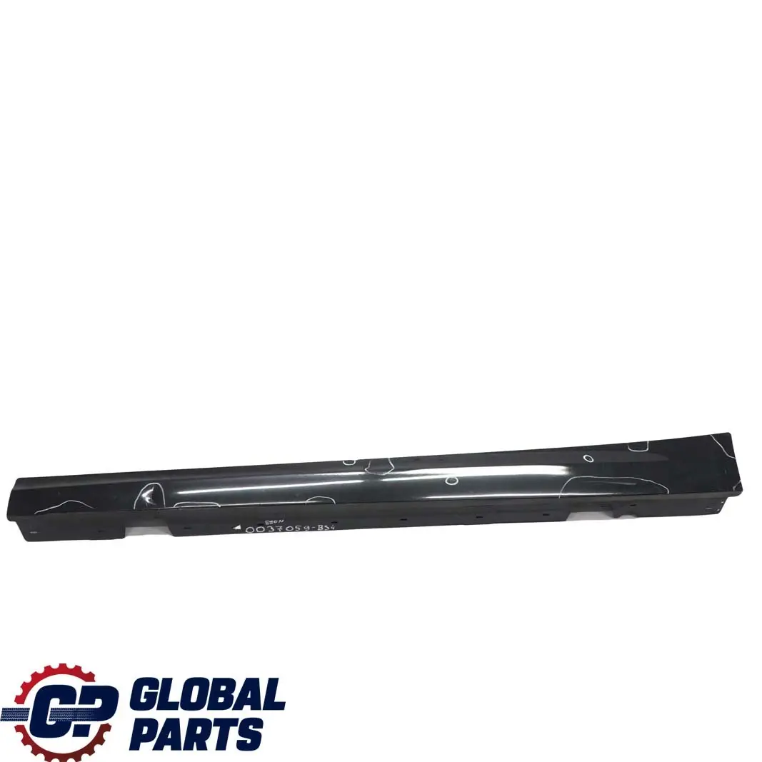 Sill Strip Faldon Lateral Izquierdo Negro Zafiro - 475 para BMW E90 E91 LCI 4 con número de pieza 0037059 BMW E90 E91 LCI 4 Sill Strip Faldon Lateral Izquierdo Negro Zafiro - 475 - SKU 0037059-BS4 - Número de pieza 0037059
