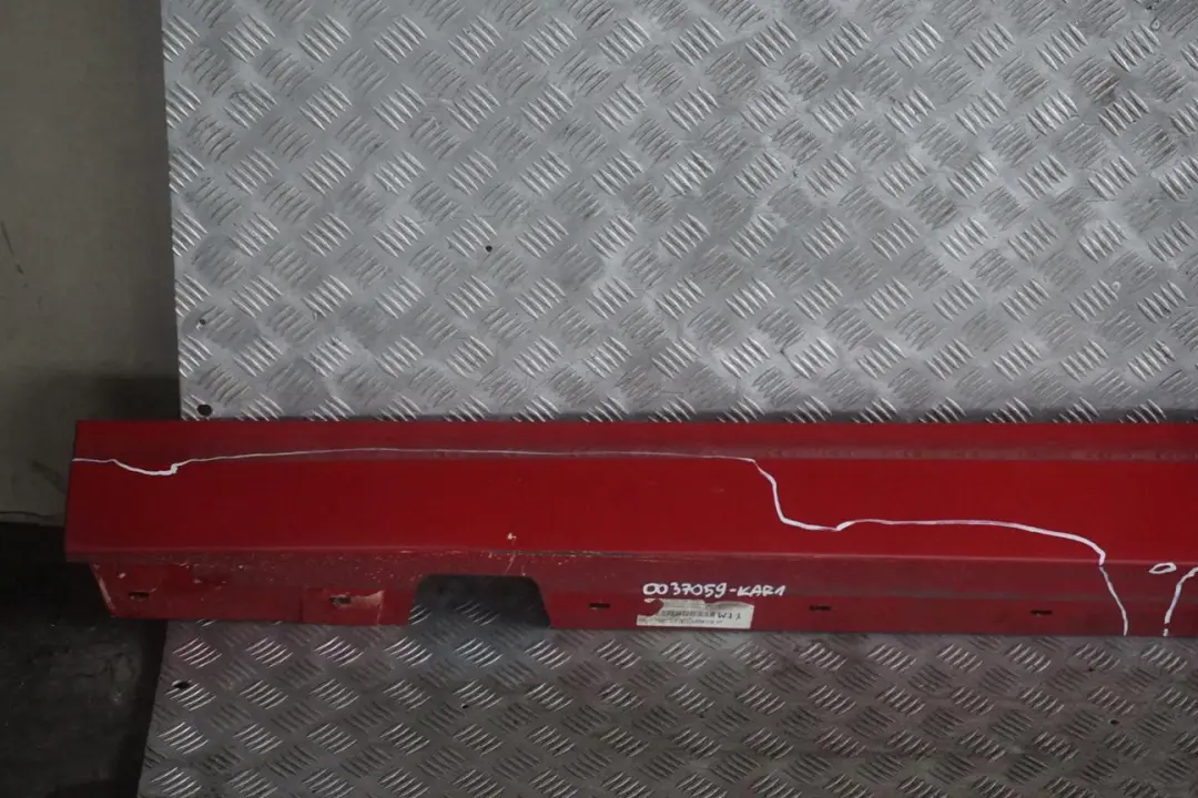 BMW E90 E91 LCI 1 Sill Strip Faldon Lateral Izquierdo Karmesinrot Rojo A61 - SKU 0037059-KAR1 - Número de pieza 0037059