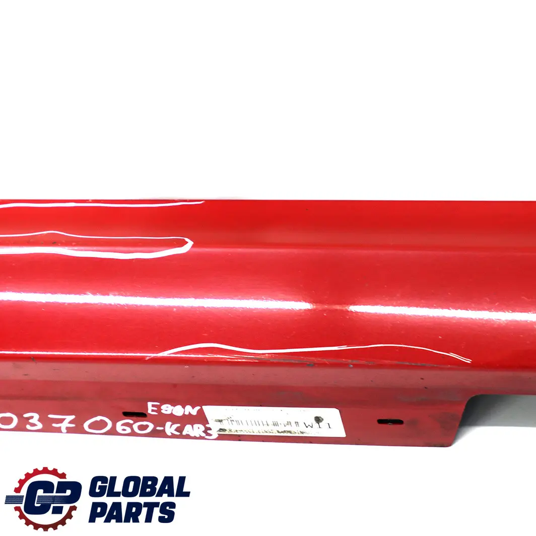 BMW E90 E91 LCI Bas de Porte Couverture Seuil Droite Rouge Carmin, Rouge - SKU 0037060-KAR3 - Numéro de pièce 0037060