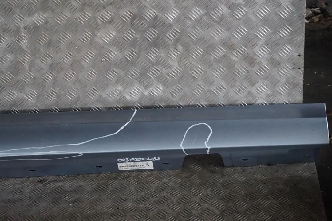 Sill Strip Faldon Lateral Derecho Bluewater Azul - 896 para BMW E90 E91 LCI 2 con número de pieza 0037060 BMW E90 E91 LCI 2 Sill Strip Faldon Lateral Derecho Bluewater Azul - 896 - SKU 0037060-WB2 - Número de pieza 0037060
