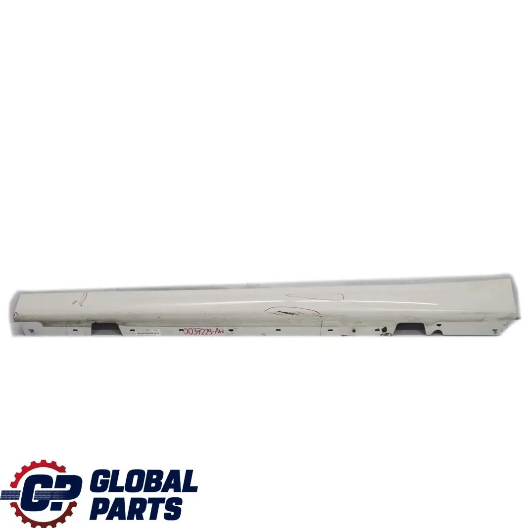 Listello Portiera Gonna Bianco Alpino 3 - per BMW E90 E91 LCI M Sport con numero di parte 0037229 BMW E90 E91 LCI M Sport Listello Portiera Gonna Bianco Alpino 3 - - SKU 0037229-AW - Numero di parte 0037229