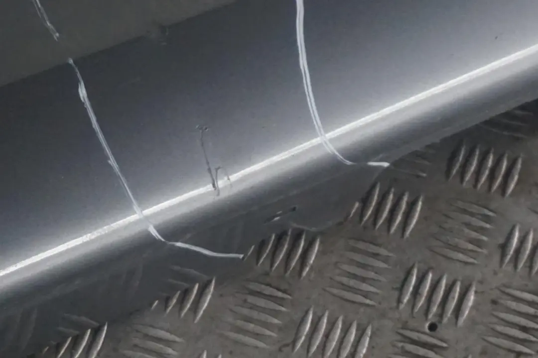 Sill Strip Faldon Lateral Derecho Spacegrau Gris para BMW E90 LCI 1 M Sport con número de pieza 0037230 BMW E90 LCI 1 M Sport Sill Strip Faldon Lateral Derecho Spacegrau Gris - SKU 0037230-SCG1 - Número de pieza 0037230