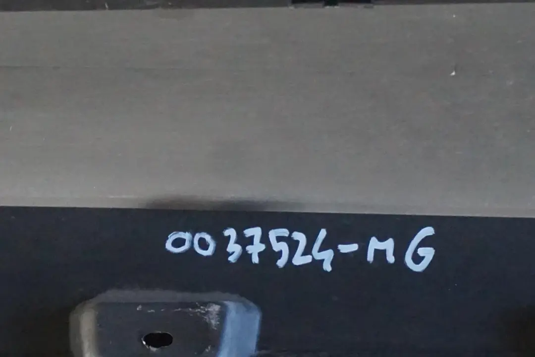 Front Right O/S Sill Strip Side Skirt Mineralgrau Grey - B39 to BMW Z4 Series E89 with Part number 0037524 BMW Z4 Series E89 Front Right O/S Sill Strip Side Skirt Mineralgrau Grey - B39 - SKU 0037524-MG - Part number 0037524