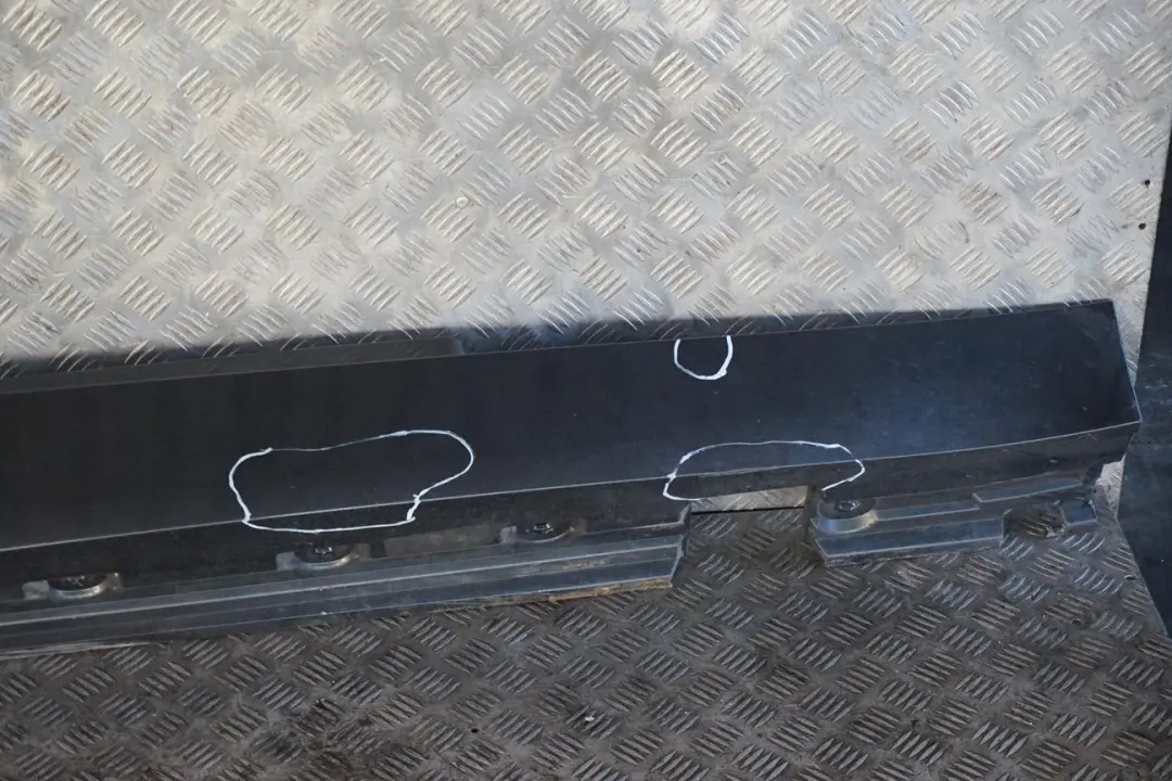 Front Right O/S Sill Strip Side Skirt Mineralgrau Grey - B39 to BMW Z4 Series E89 with Part number 0037524 BMW Z4 Series E89 Front Right O/S Sill Strip Side Skirt Mineralgrau Grey - B39 - SKU 0037524-MG - Part number 0037524