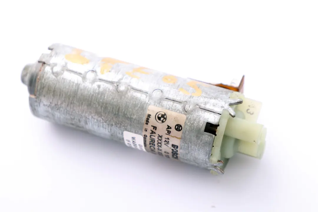 Antriebsmotor Einstellung Rücksitzes Bosch 0 130 002 585 für BMW 7 er E65 mit Teilenummer 0130002585 BMW 7 er E65 Antriebsmotor Einstellung Rücksitzes Bosch 0 130 002 585 - SKU 130002585 - Teilenummer 0130002585
