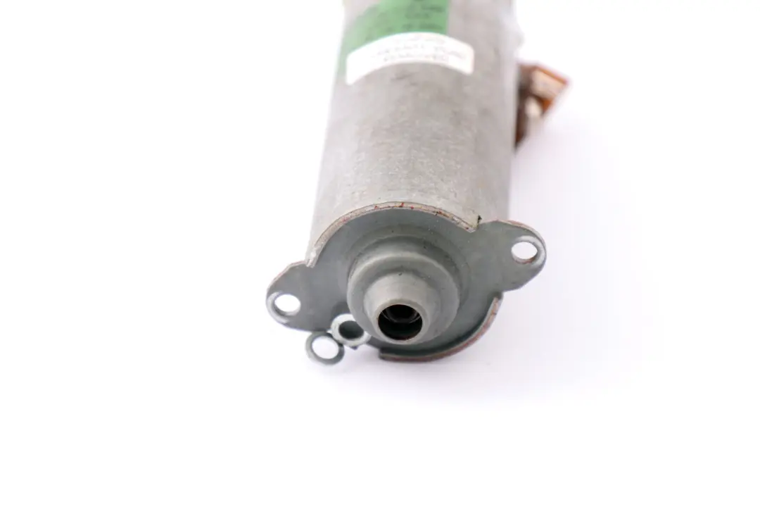 Adjustment Drive Motor Bosch 0 130 002 586 to BMW 7 Series E65 Rear Seat with Part number 0130002586 BMW 7 Series E65 Rear Seat Adjustment Drive Motor Bosch 0 130 002 586 - SKU 0130002586 - Part number 0130002586