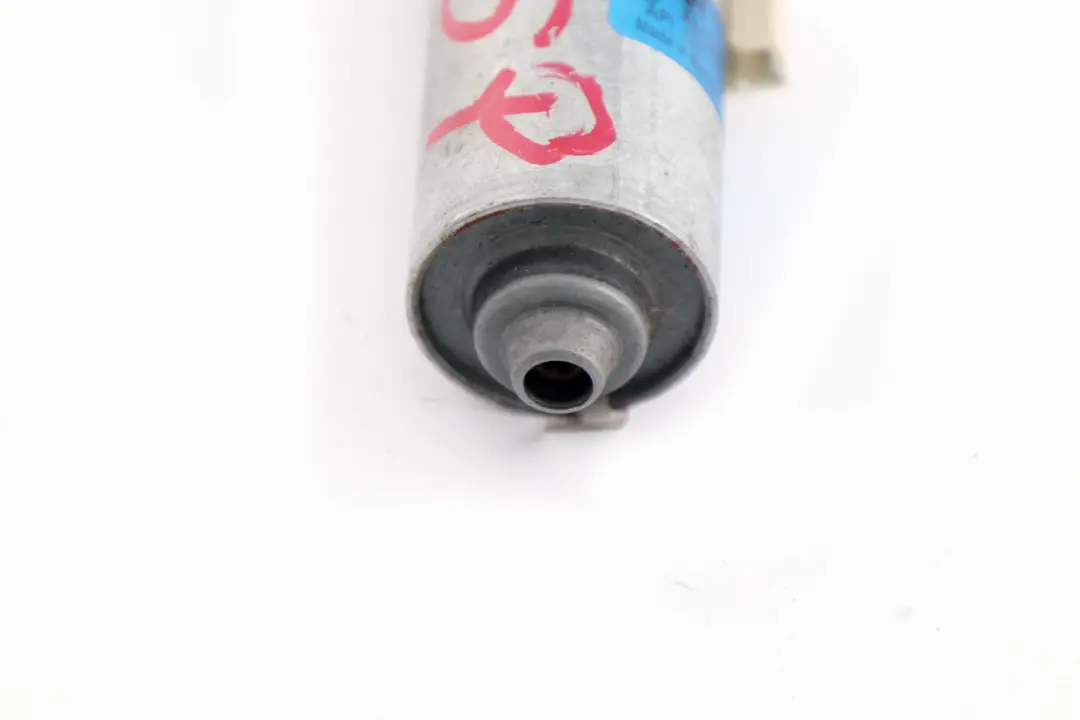 Attuatore regolazione sedile anteriore CRH 1-1967-01 per BMW X5 E53 con numero di parte 0130002621 BMW X5 E53 Attuatore regolazione sedile anteriore CRH 1-1967-01 - SKU 130002621 - Numero di parte 0130002621