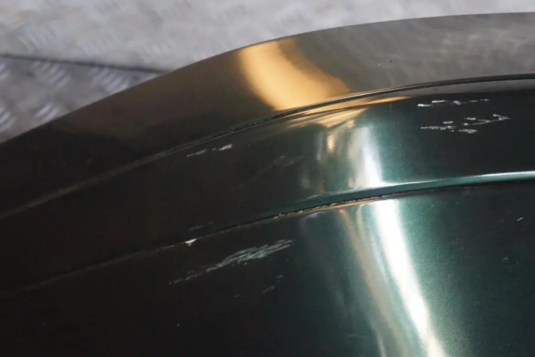 Zderzak tylny tył Oxford Green do BMW E65 E66 E67 o numerze 0136743 BMW E65 E66 E67 Zderzak tylny tył Oxford Green - SKU 0136743-OXF - Numer Części 0136743