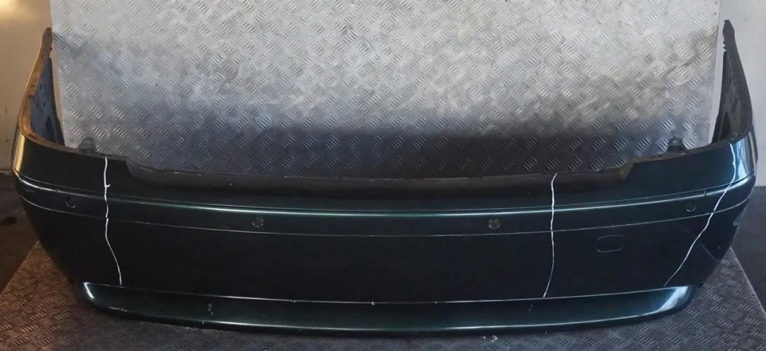 Zderzak tylny tył Oxford Green do BMW E65 E66 E67 o numerze 0136743 BMW E65 E66 E67 Zderzak tylny tył Oxford Green - SKU 0136743-OXF - Numer Części 0136743