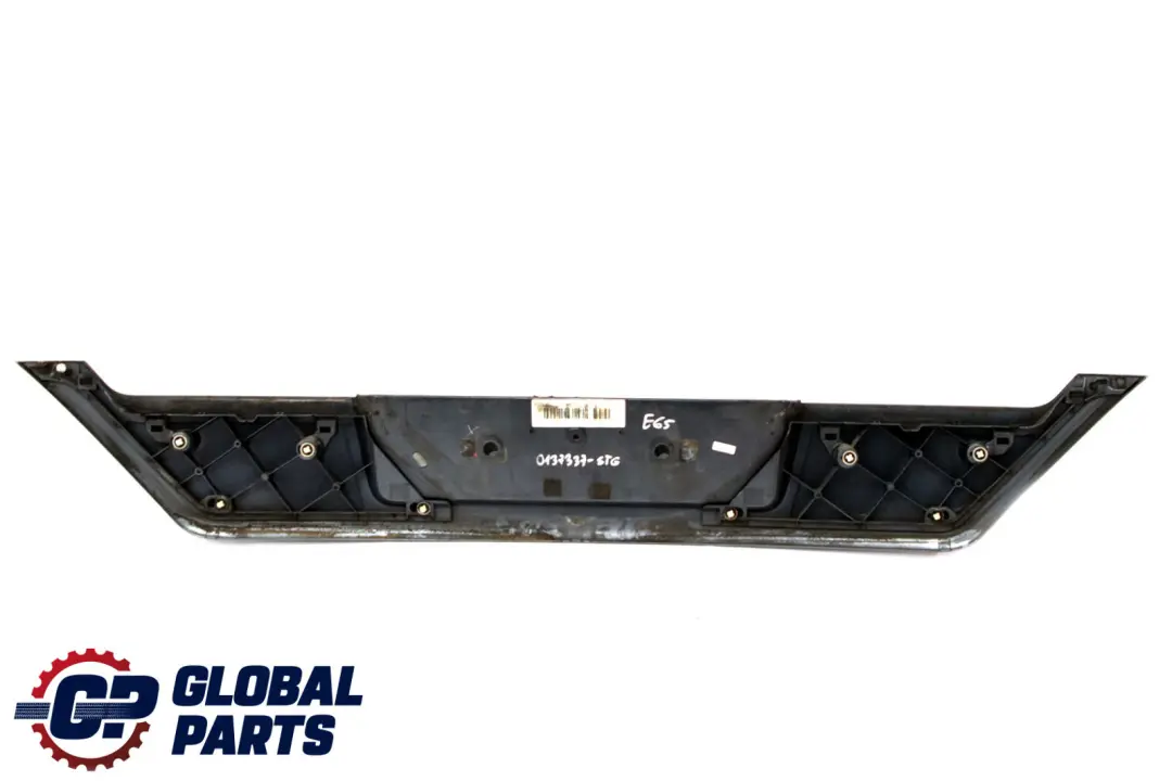 Listwa Blenda Klapy Tylnej Sterling Grey Metalik - 472 do BMW E65 E66 o numerze 0137337 BMW E65 E66 Listwa Blenda Klapy Tylnej Sterling Grey Metalik - 472 - SKU 0137337-STG - Numer Części 0137337