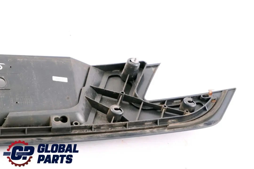 Blende Heckklappe Toledoblau Metallic - 482 Blau für BMW 7 er E65 E66 E67 mit Teilenummer 0137337 BMW 7 er E65 E66 E67 Blende Heckklappe Toledoblau Metallic - 482 Blau - SKU 0137337-TDB - Teilenummer 0137337