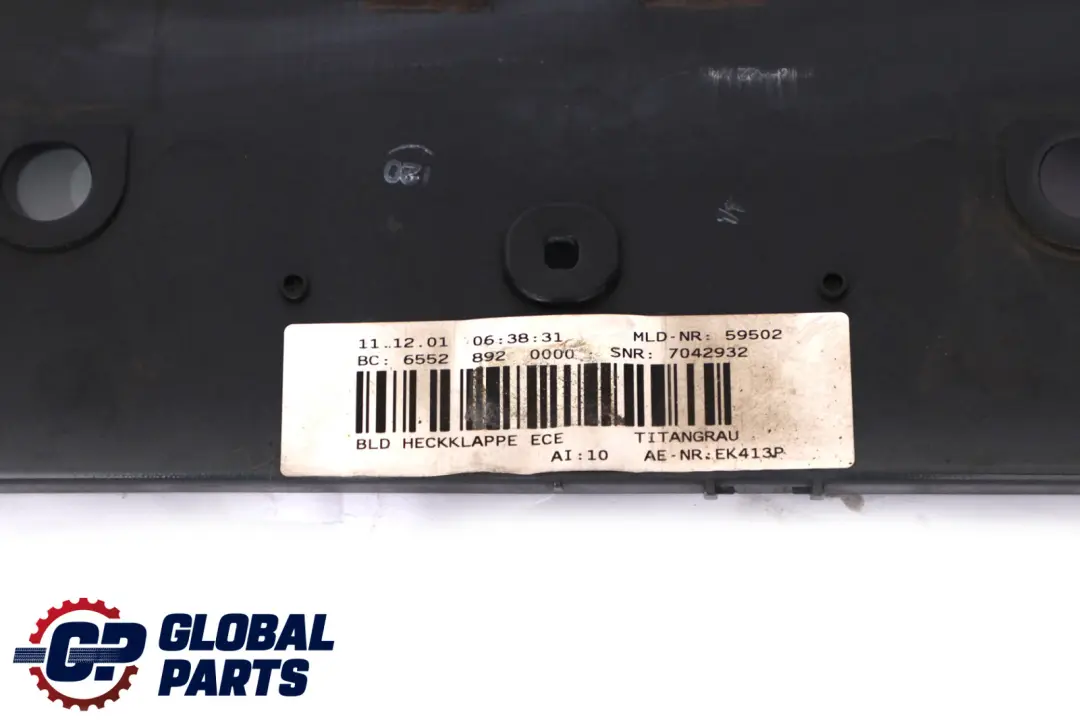 Blende Heckklappe Titangrau Titan Grau Metallic - 892 für BMW 7 er E65 E66 E67 mit Teilenummer 0137337 BMW 7 er E65 E66 E67 Blende Heckklappe Titangrau Titan Grau Metallic - 892 - SKU 0137337-TGR - Teilenummer 0137337