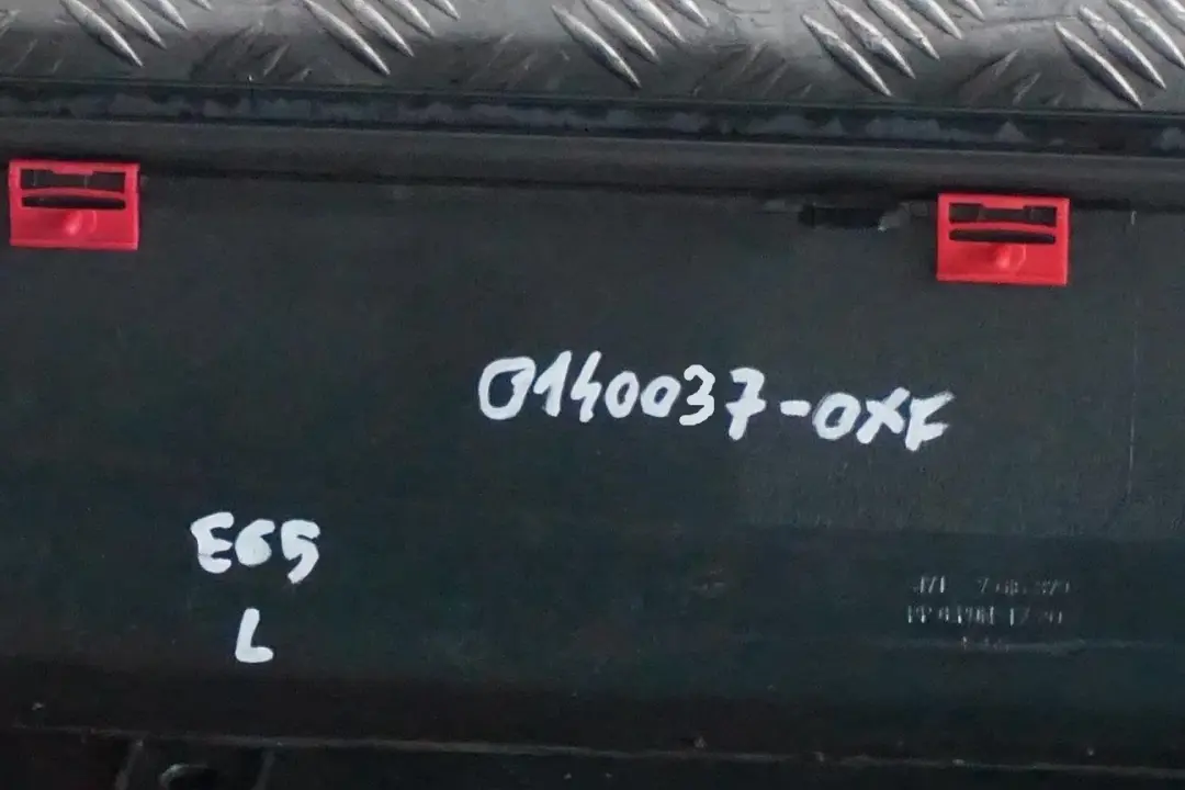 Próg listwa progowa nakładka lewa do BMW 7 E65 o numerze 0140037 BMW 7 E65 Próg listwa progowa nakładka lewa - SKU 0140037-OXF - Numer Części 0140037