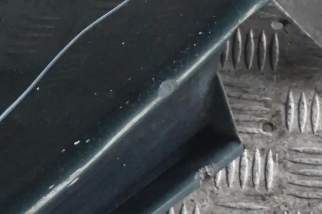 BMW E65 Bas de Porte Couverture Seuil A Gauche Bleu Tolede Metallique - SKU 0140037-OXF - Numéro de pièce 0140037