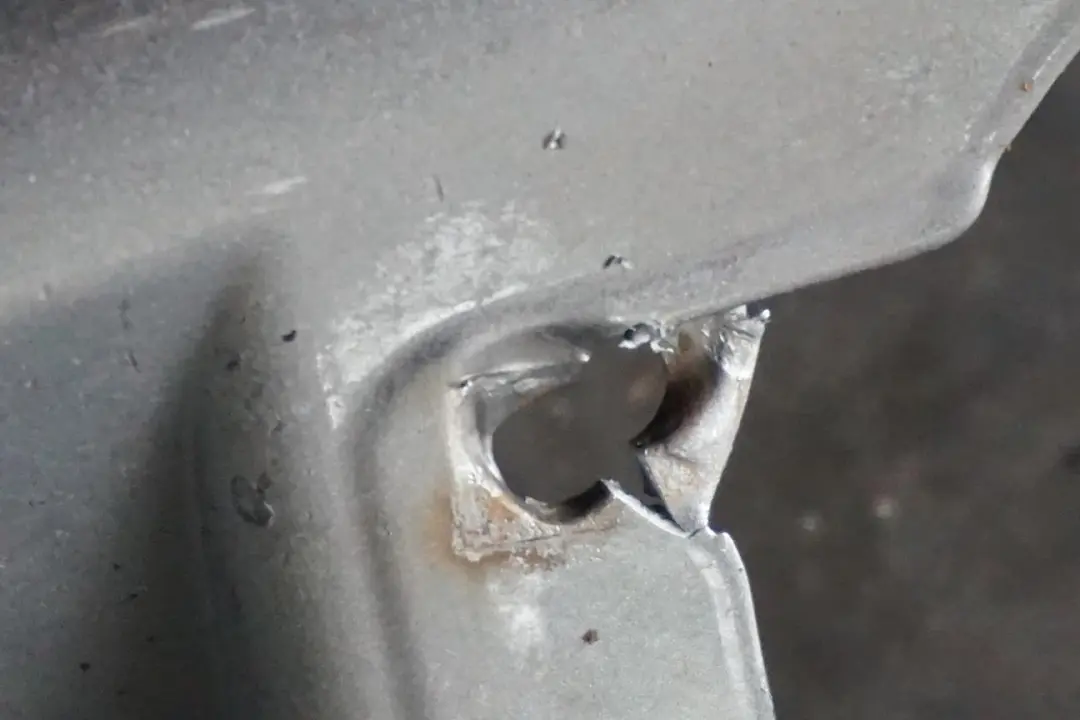 Próg listwa progowa nakładka lewa do BMW 7 E65 o numerze 0140037 BMW 7 E65 Próg listwa progowa nakładka lewa - SKU 0140037-STG - Numer Części 0140037