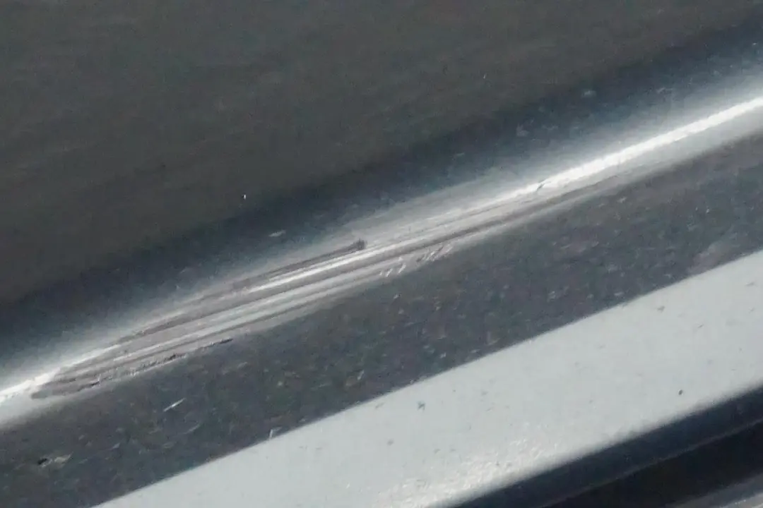 Schwellerleiste Blende Schweller Rechts Titangrau Titan Grau 892 für BMW 7 er E65 mit Teilenummer 0140038 BMW 7 er E65 Schwellerleiste Blende Schweller Rechts Titangrau Titan Grau 892 - SKU 0140038-TGR - Teilenummer 0140038