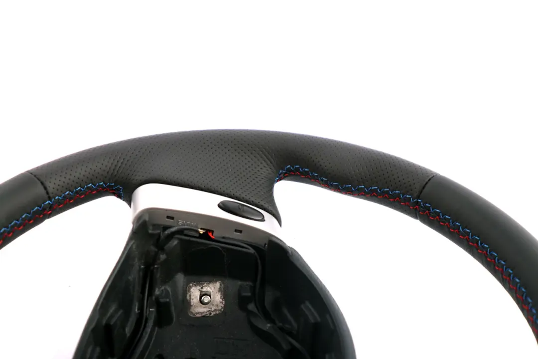 NUEVO volante De cuero negro 2 radios Trim para Mini Cooper R50 R52 Cooper con número de pieza 0146479 Mini Cooper R50 R52 Cooper NUEVO volante De cuero negro 2 radios Trim - SKU 0146479-2 - Número de pieza 0146479