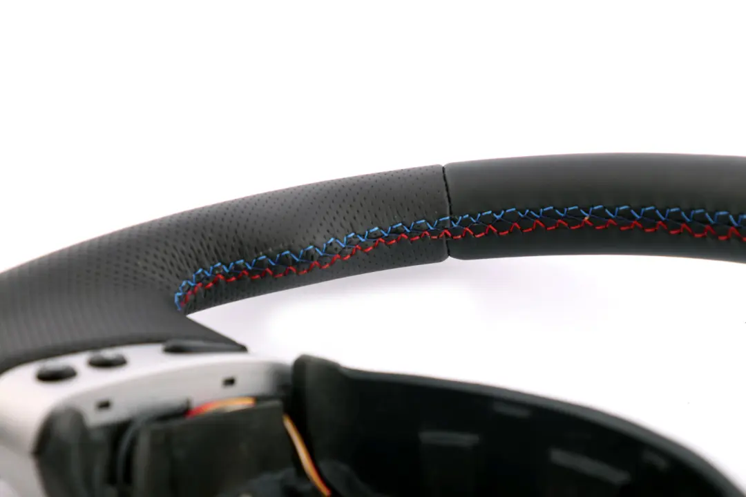 NUOVA Pelle Nera Volante Multifunzionale per Mini Cooper R50 R52 con numero di parte 0146480 Mini Cooper R50 R52 NUOVA Pelle Nera Volante Multifunzionale - SKU 0146480 - Numero di parte 0146480