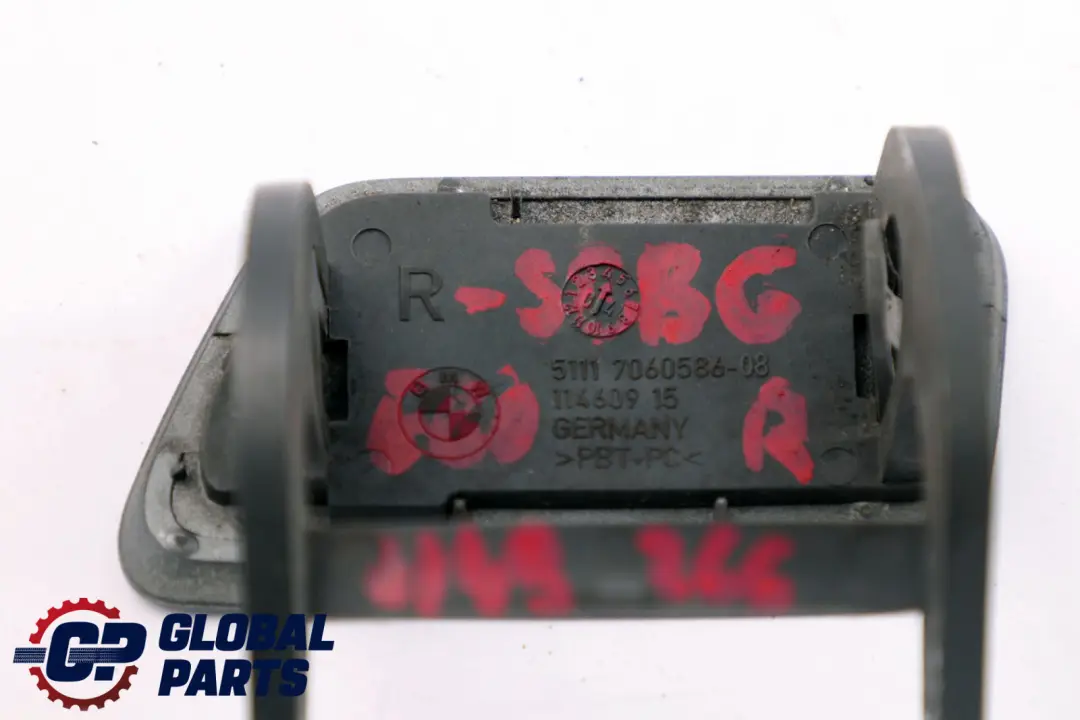 Tapa del parachoques delantero derecho Silbergrau - A08 para BMW E60 E61 con número de pieza 7060586 BMW E60 E61 Tapa del parachoques delantero derecho Silbergrau - A08 - SKU 0149266-SBG - Número de pieza 7060586
