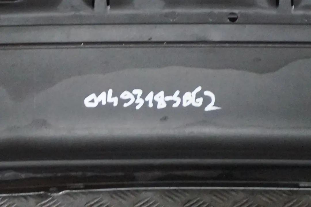 Zderzak tylny tył pdc silbergrau A08 do BMW E60 o numerze 0149318 BMW E60 Zderzak tylny tył pdc silbergrau A08 - SKU 0149318-SBG2 - Numer Części 0149318