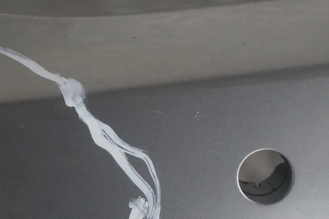 Bumper PDC Silbergrau Grey Metallic - A08 to BMW 5 Series E60 3 Saloon Rear with Part number 0149318 BMW 5 Series E60 3 Saloon Rear Bumper PDC Silbergrau Grey Metallic - A08 - SKU 0149318-SBG3 - Part number 0149318