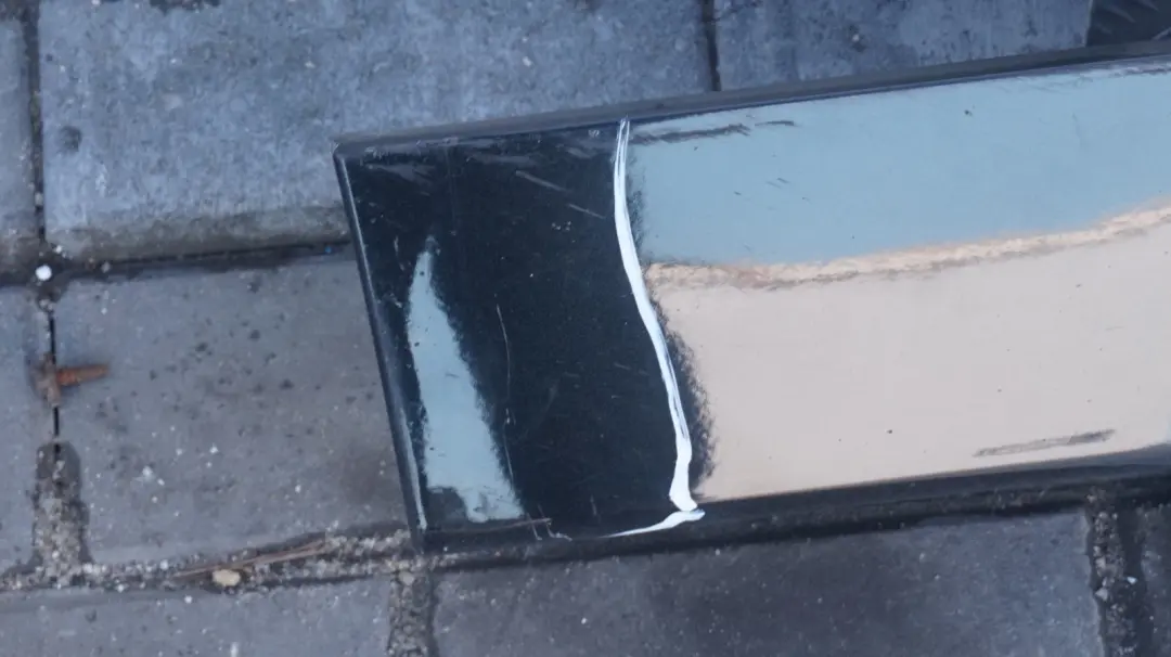 Gonna copertura laterale soglia porta sinistra Nero Sapphire - 475 per BMW E60 E61 con numero di parte 0150277 BMW E60 E61 Gonna copertura laterale soglia porta sinistra Nero Sapphire - 475 - SKU 0150277-BS - Numero di parte 0150277